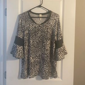 Crepes Brown Leopard top